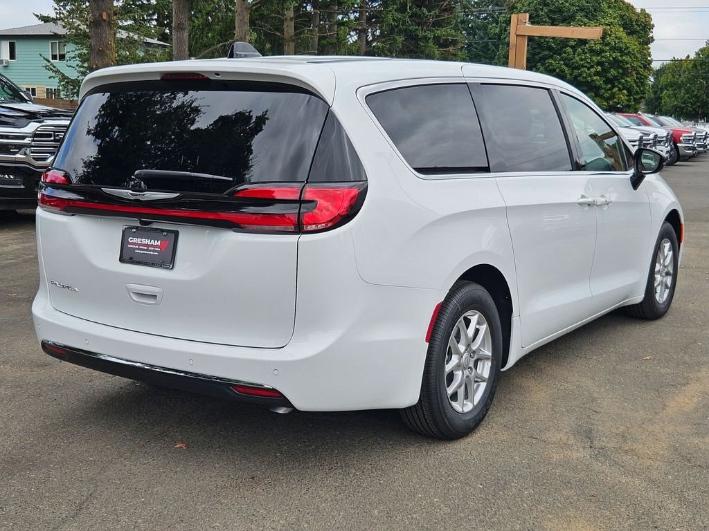 2026 Chrysler Pacifica Select - Photo 7