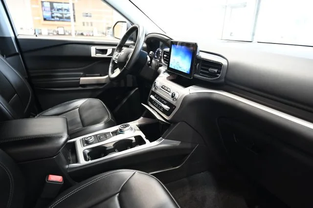 Used 2022 Black Ford XLT image 14