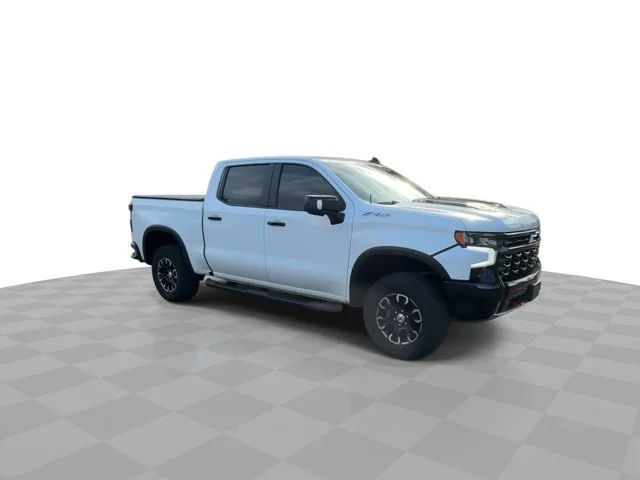 Certified Used 2022  Chevrolet ZR2 image 2