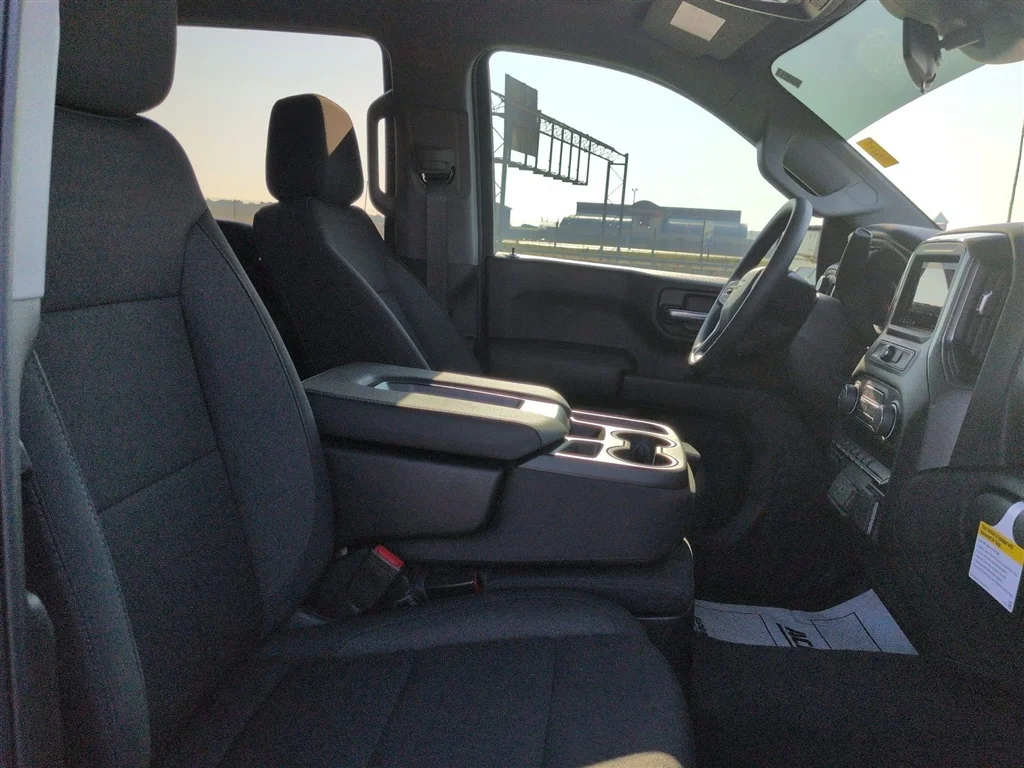 Used 2026 Black Chevrolet Custom image 28
