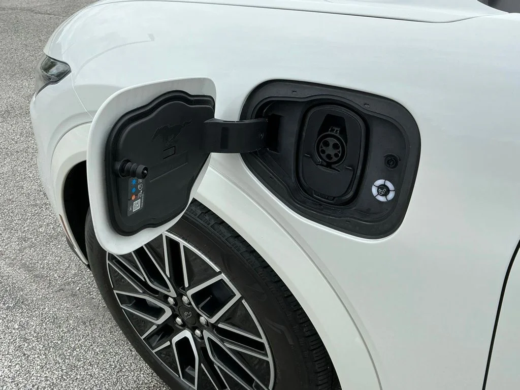 Used 2025 White Ford Premium image 37