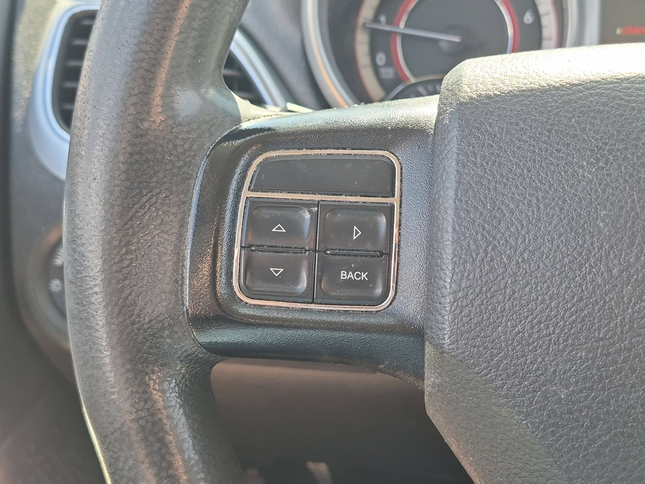 Used 2018 Granite Pearlcoat Dodge SE image 17