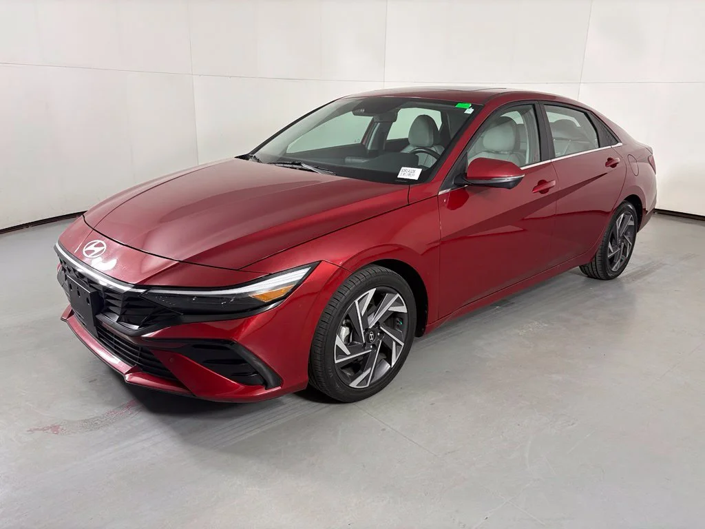Used 2024 Red Hyundai Limited image 4