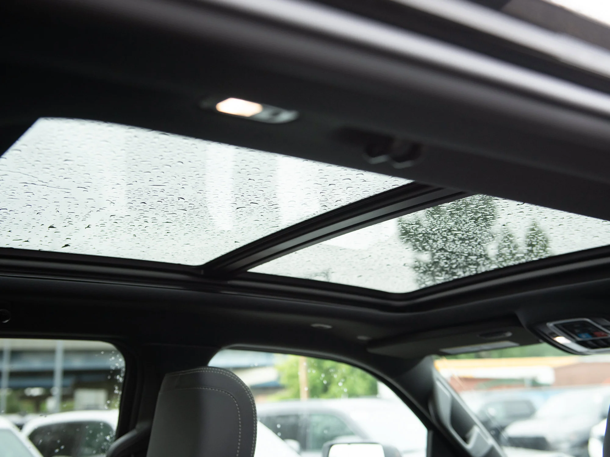 New 2026 Black RAM Sport* Crew Cab 4x4, Panoramic Sunroof, Heated Seats/Wheel, Nav image 27