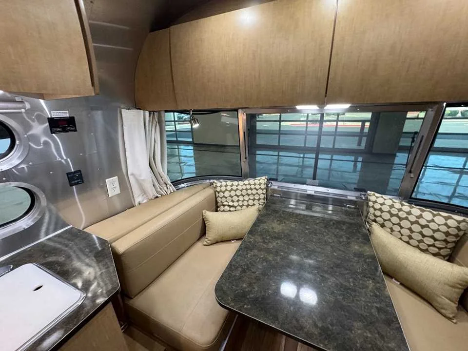 Used 2017 SILVER AIRSTREAM  image 32