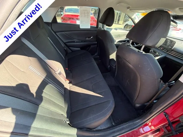 Used 2022 Red Hyundai Blue image 31
