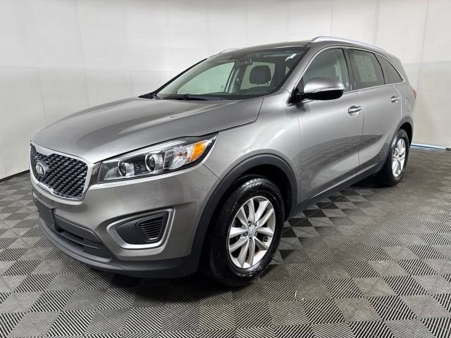 Used 2017 Silver Kia LX image 8