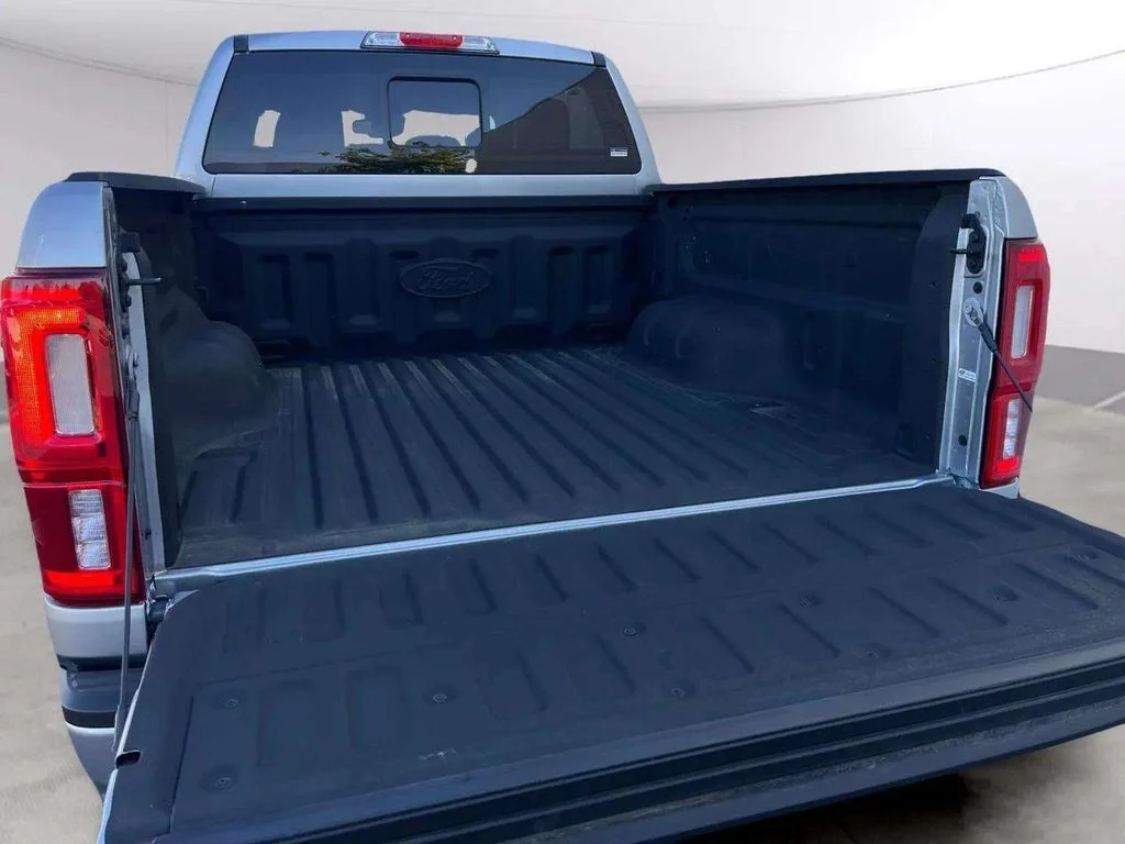 Used 2021 Iconic Silver Metallic Ford Lariat image 20