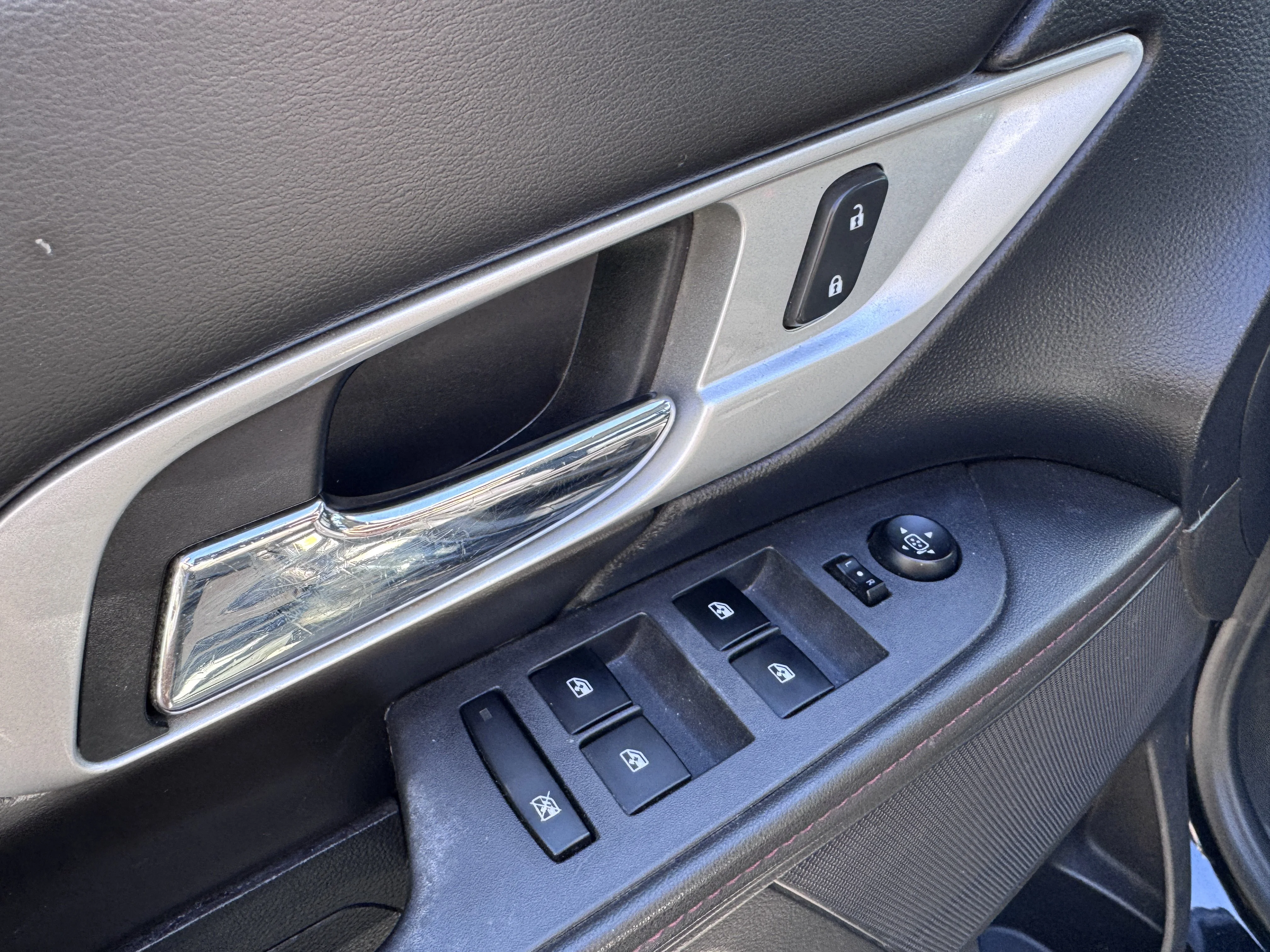Used 2013 Onyx Black GMC SLE image 11