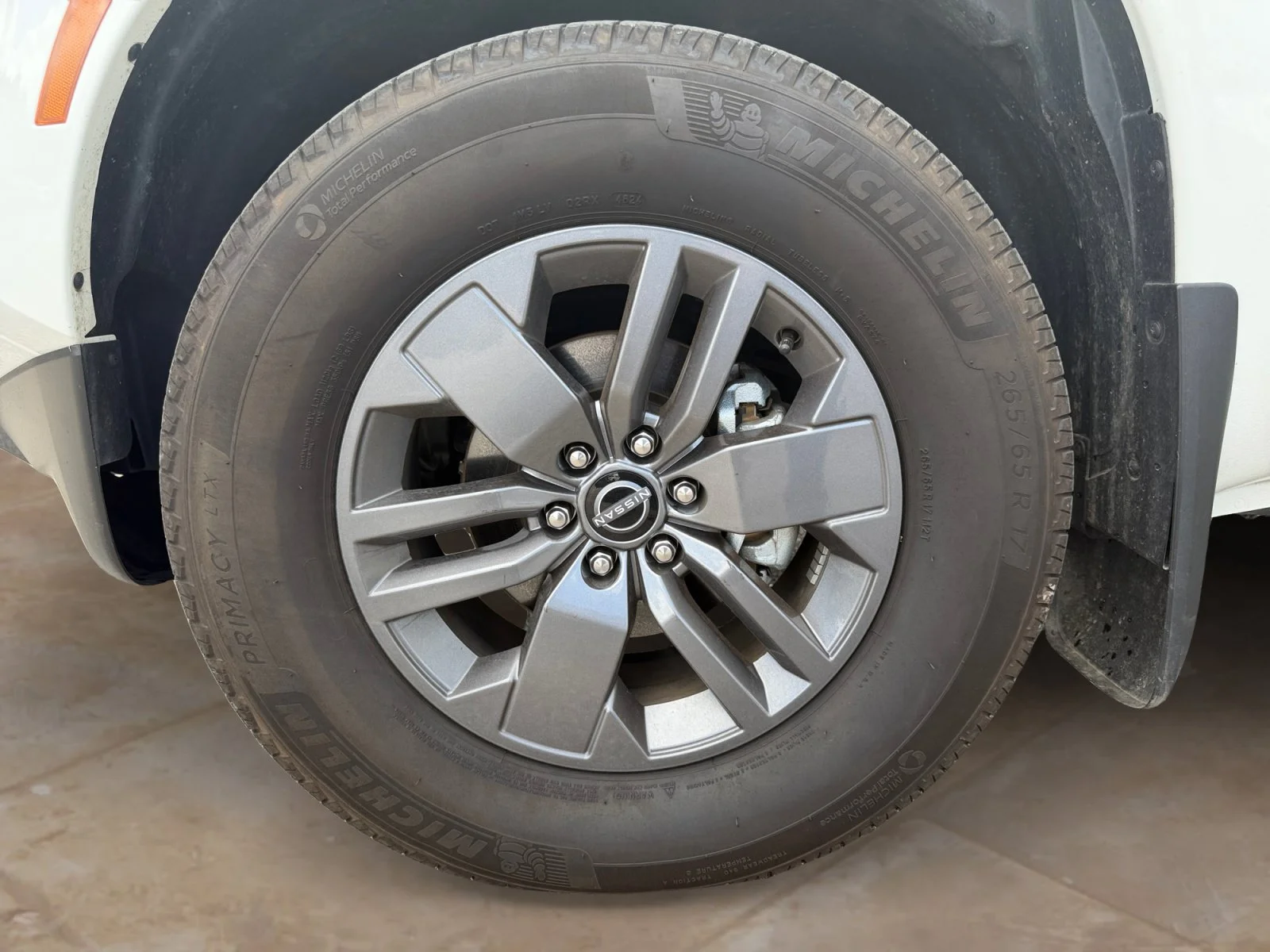 Used 2025 Glacier White Nissan SV image 24