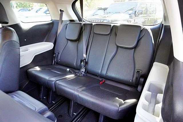 Used 2024 Blue Kia LX image 17
