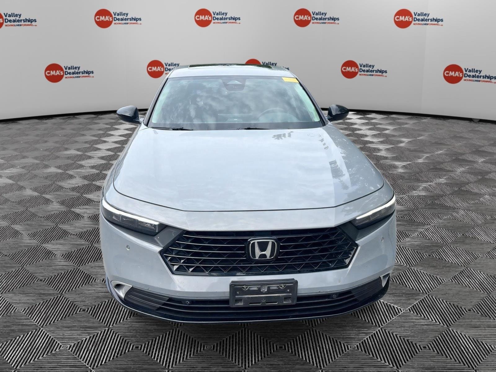 Used 2024 Urban Gray Pearl Honda Touring image 6
