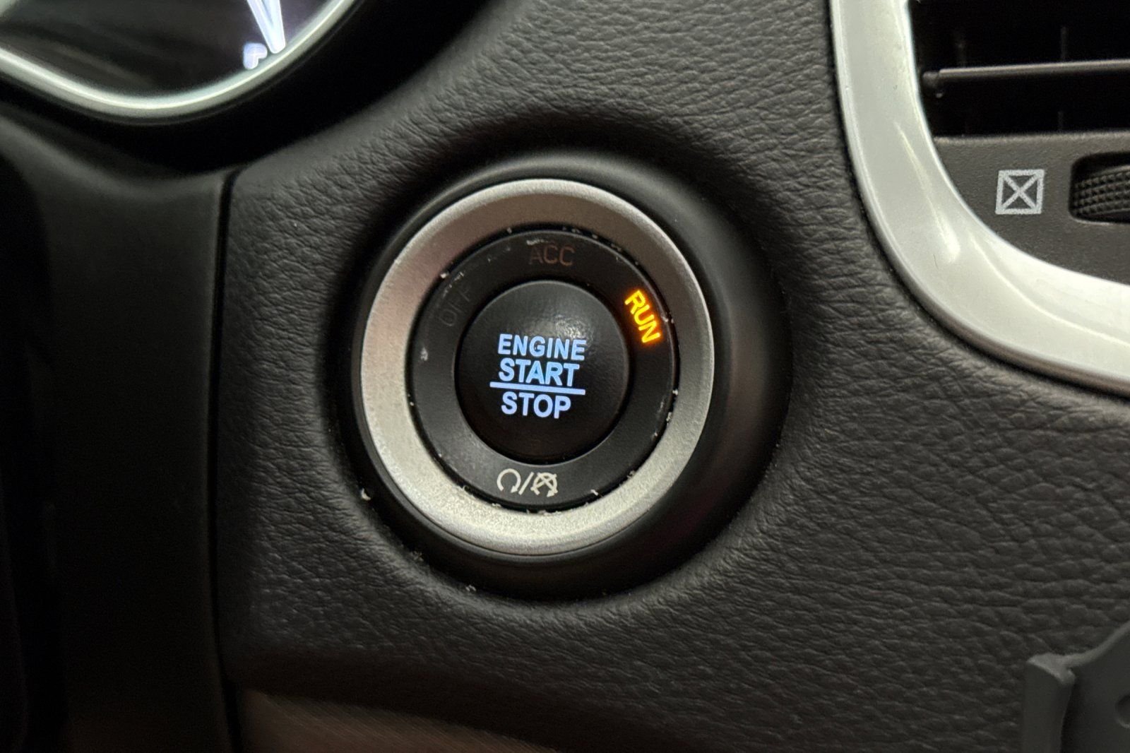 Used 2020 Black Dodge Citadel image 26