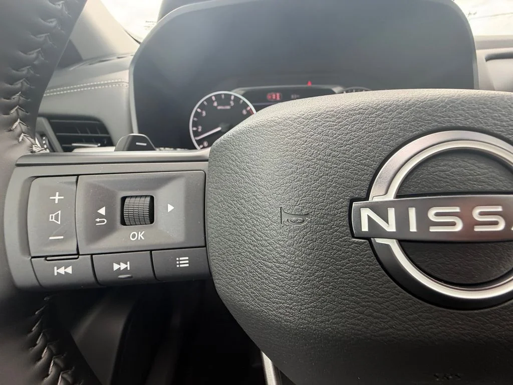 New 2026 Everest White Pearl TriCoat Nissan SV image 24