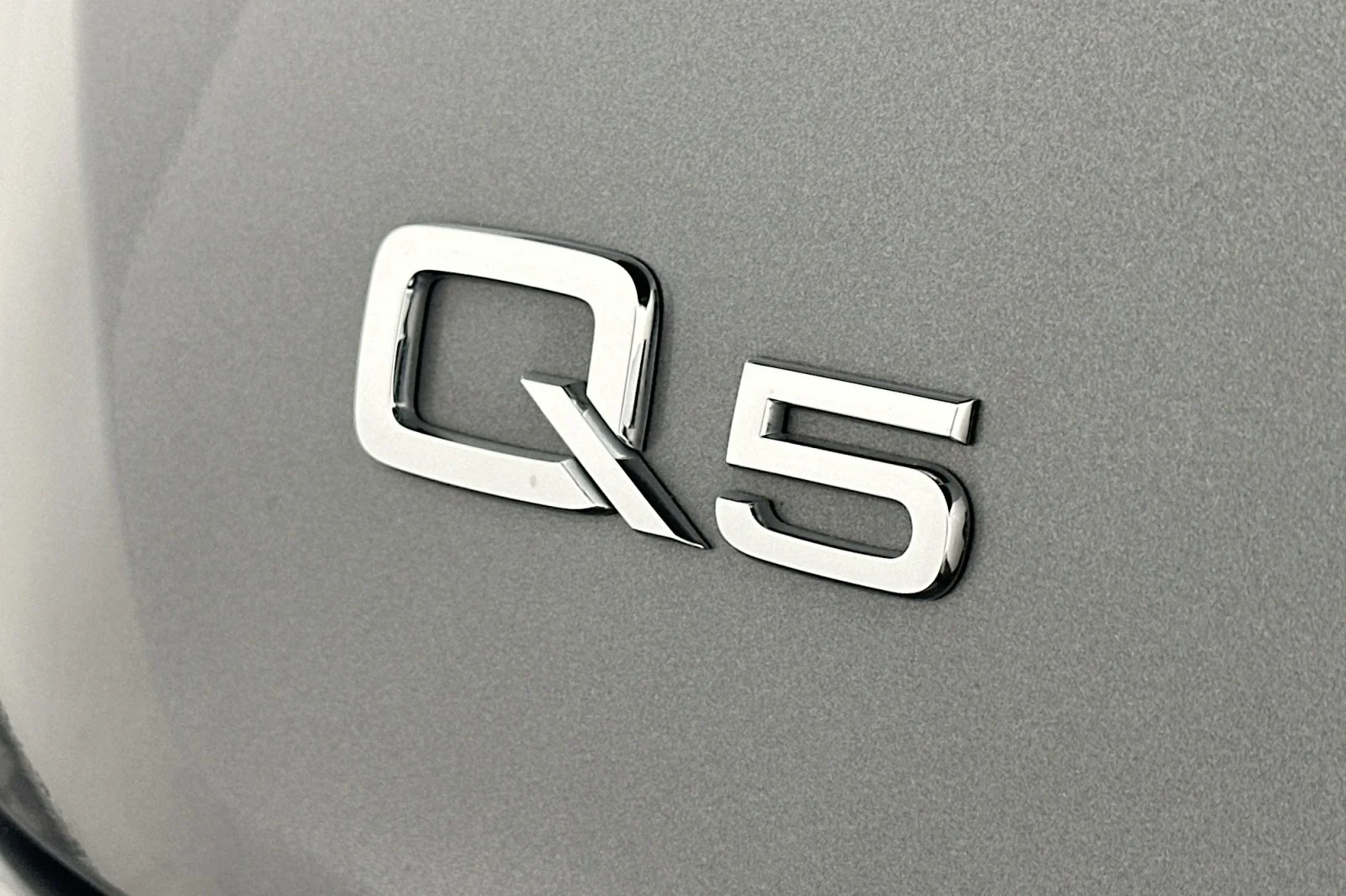 Used 2023 Daytona Gray Pearl Effect Audi S line Premium image 10