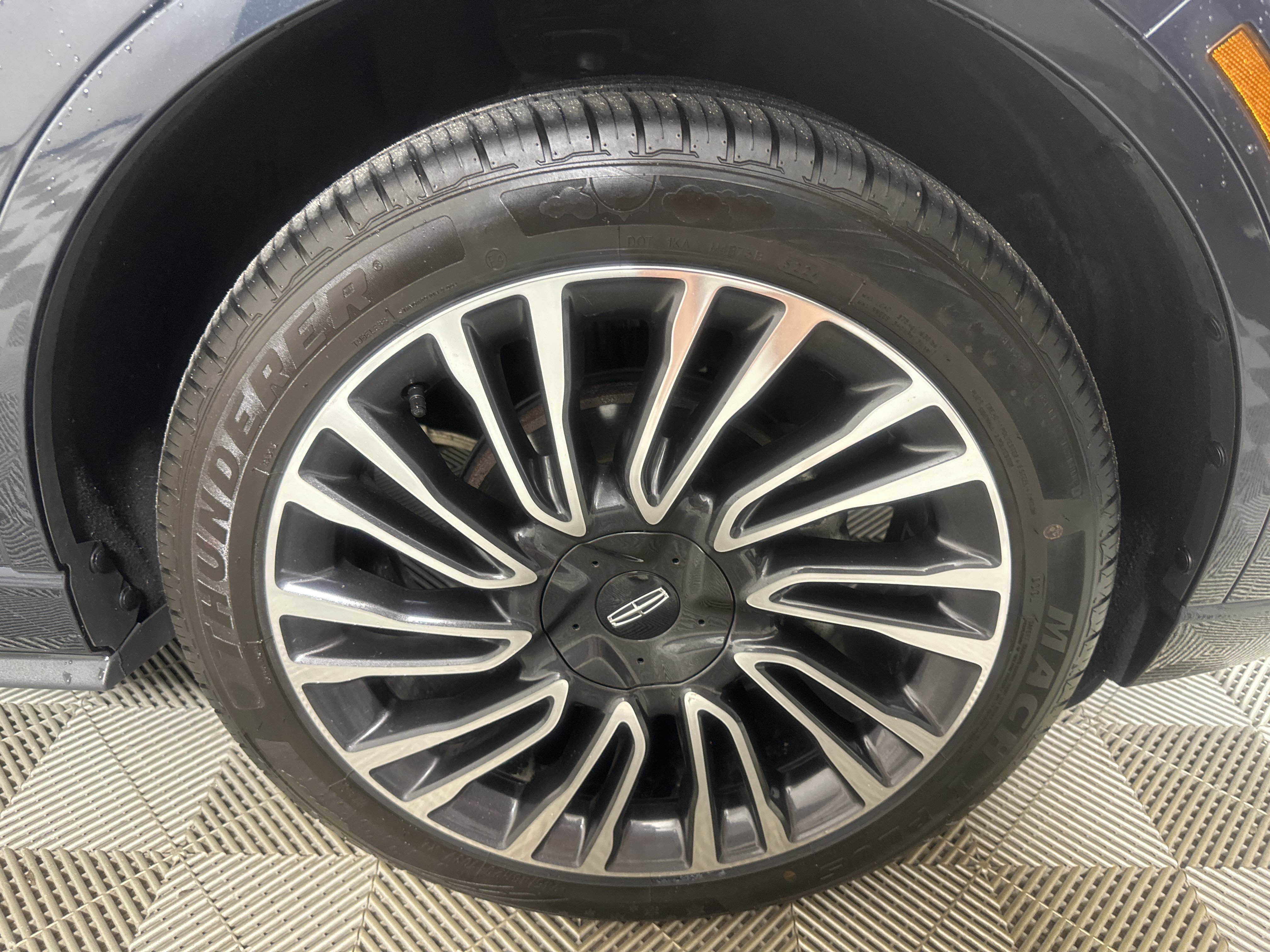 Used 2020 Blue Lincoln Reserve image 29