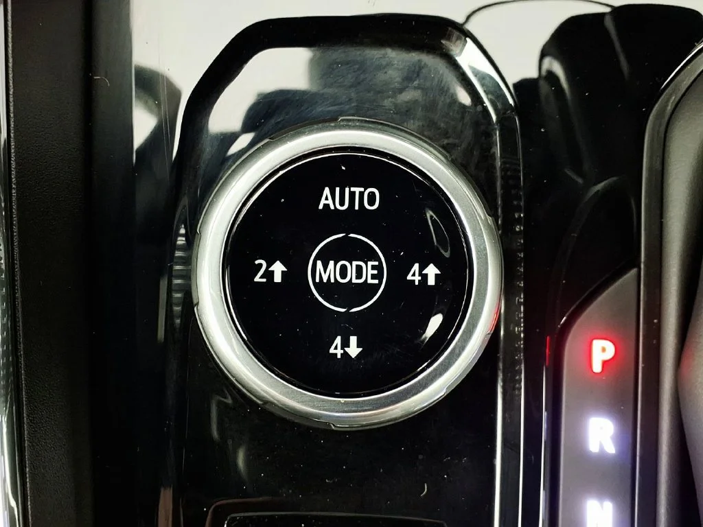 Used 2025 Sterling Metallic GMC Denali image 15