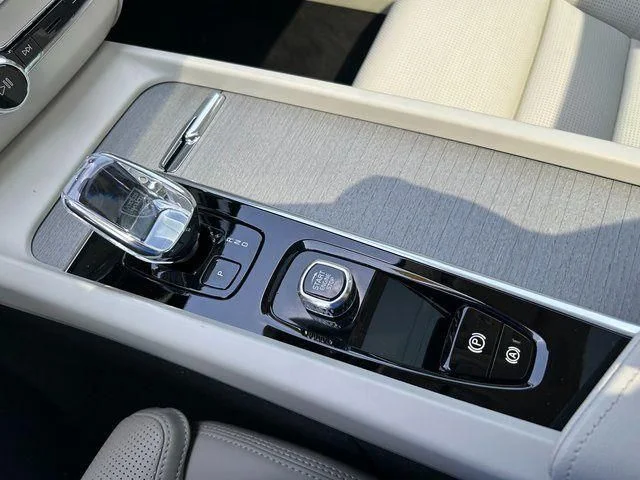 New 2025 White Volvo T8 Ultra image 25