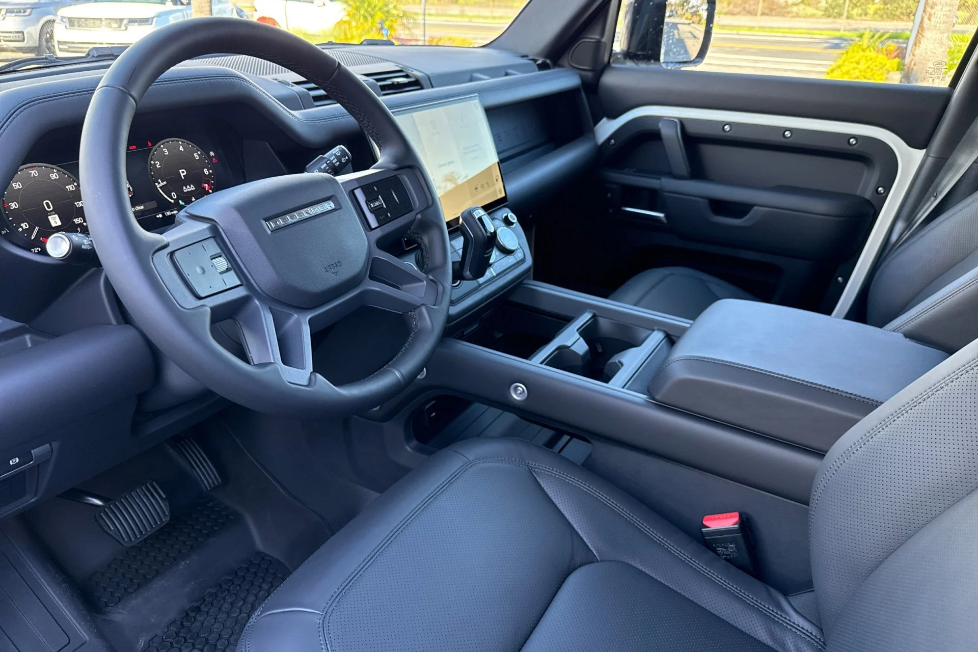 New 2026 Fuji White Land Rover X-Dynamic SE image 13