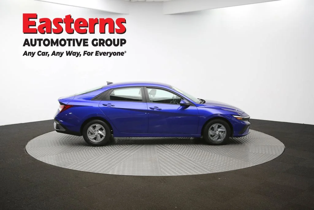 Used 2024 Blue Hyundai SE image 42