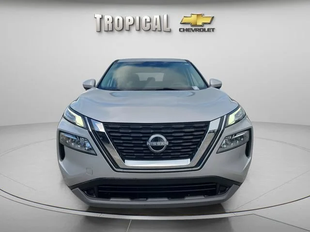 Used 2023 Silver Nissan SV image 8
