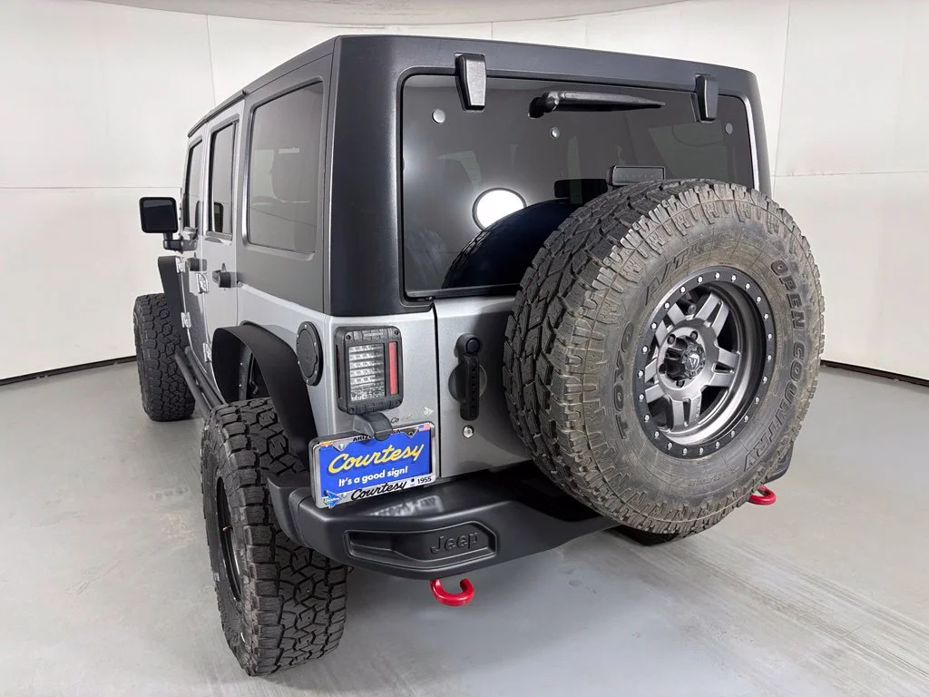 Used 2016 Silver Jeep Unlimited Rubicon image 6