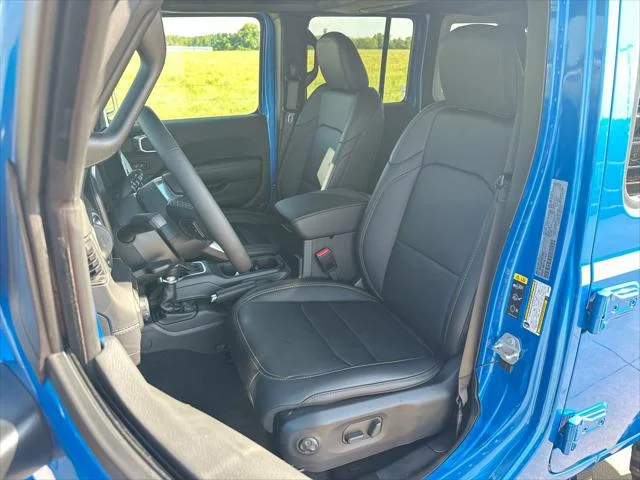 New 2026 Hydro Blue Pearl-Coat Exterior Paint Jeep Sahara image 11