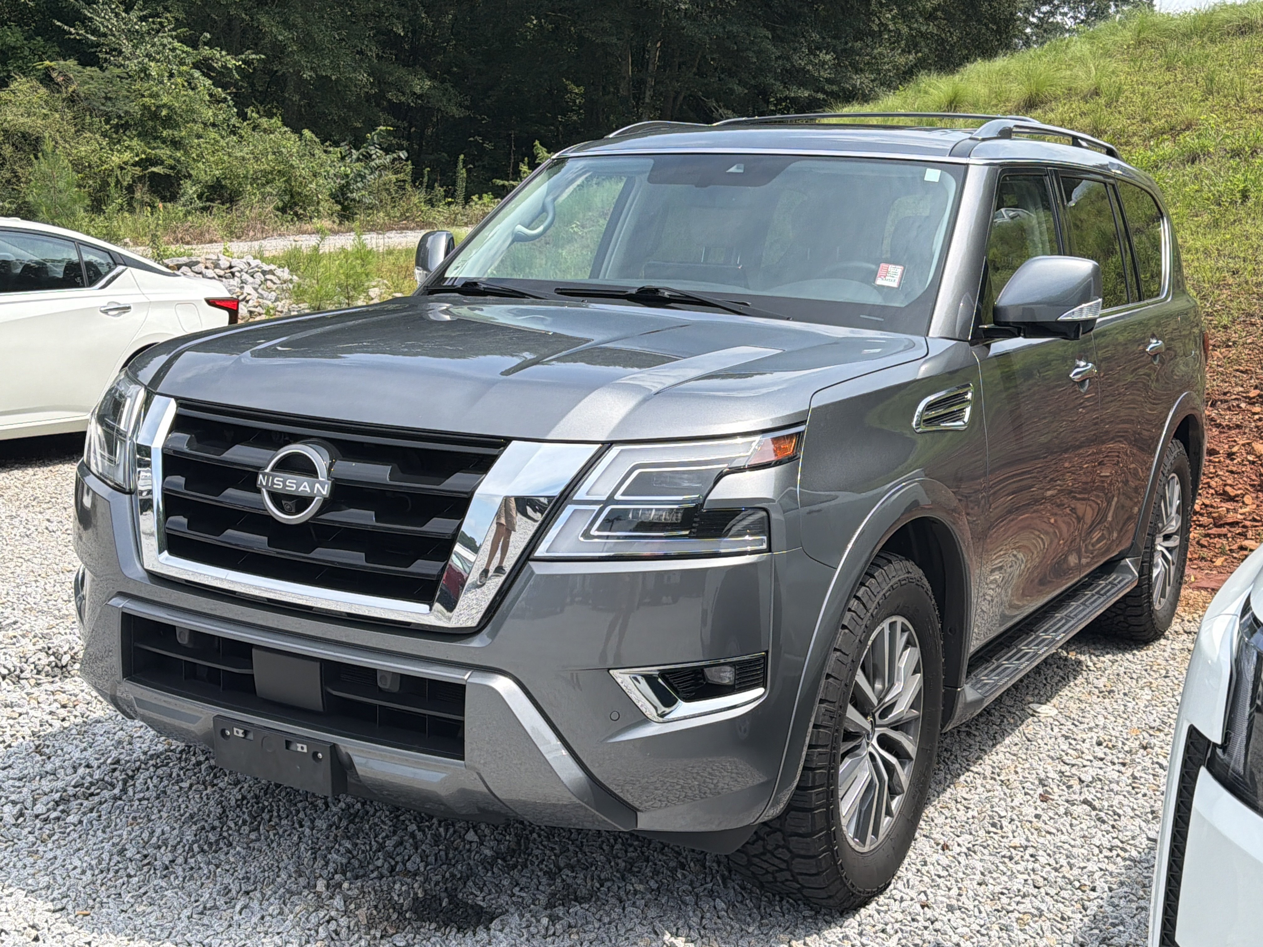 Used 2023 Gun Metallic Nissan SL image 3