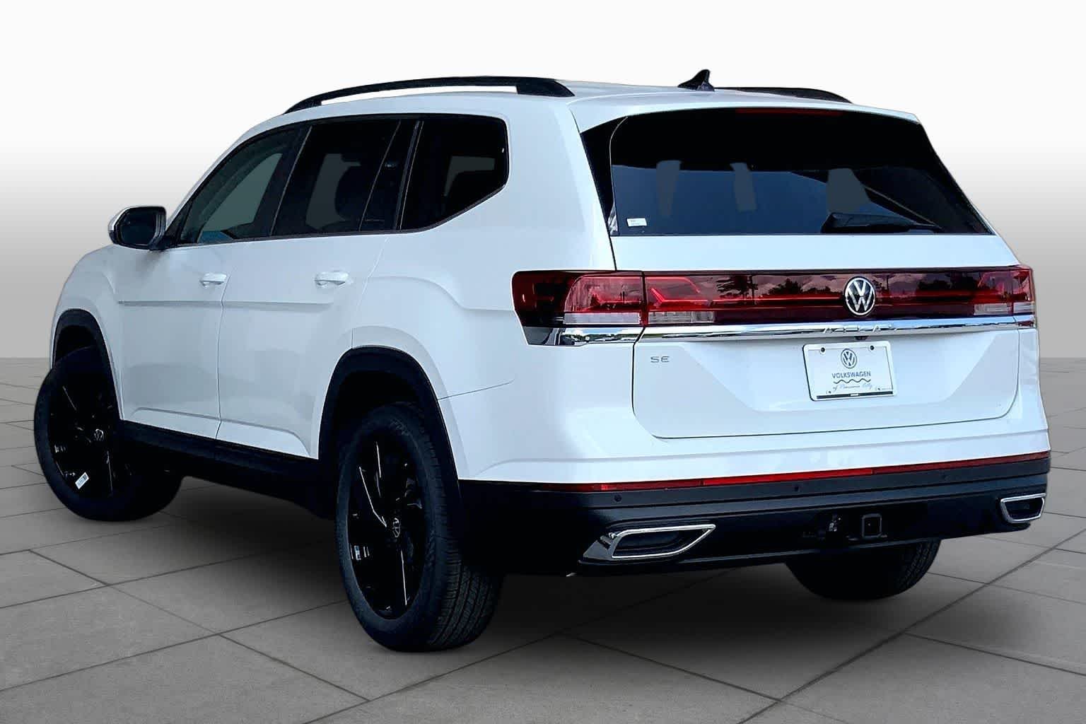 New 2026 Opal White Pearl Volkswagen 2.0T SE w/Technology image 12