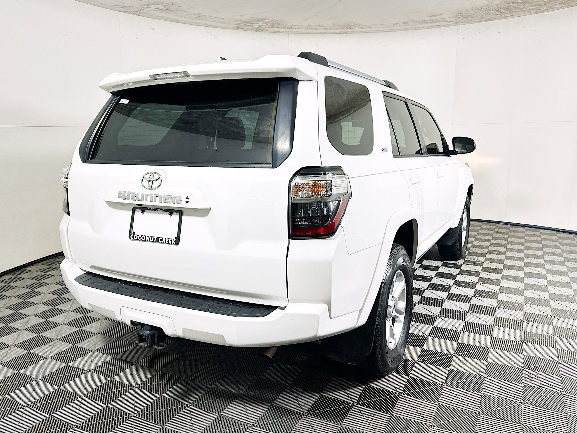 2023 Toyota 4Runner thumbnail 5