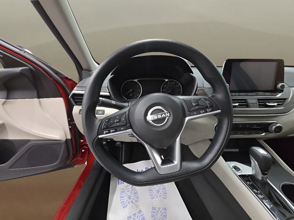 Used 2025 Red Nissan 2.5 SV image 22