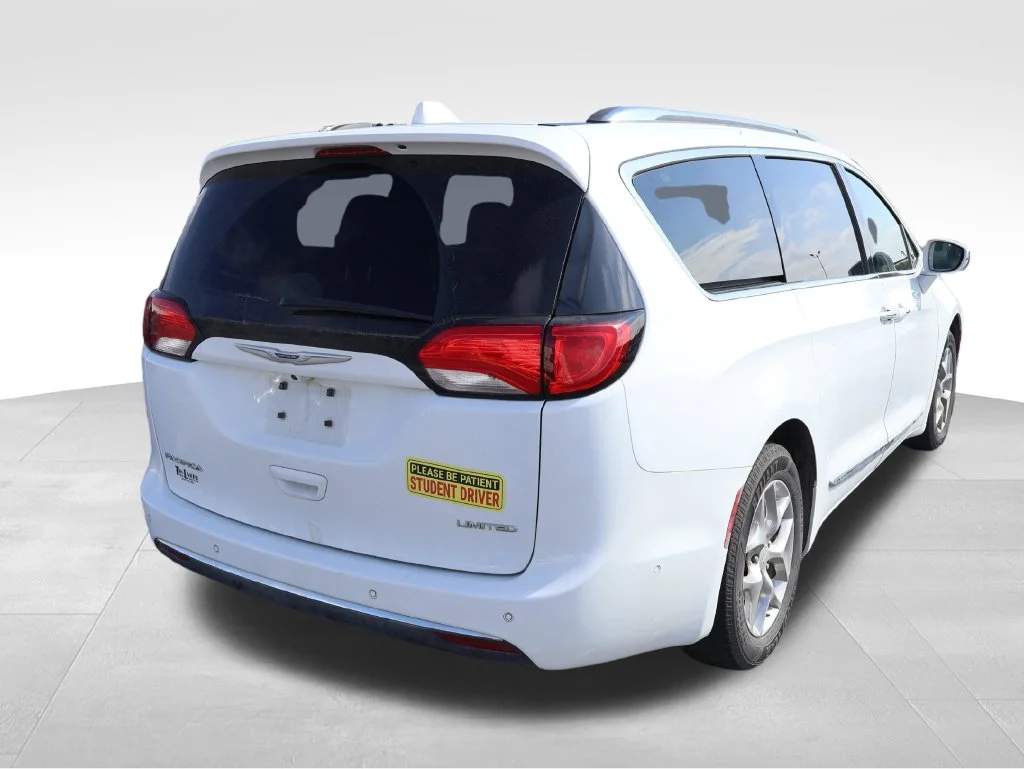 Used 2020 White Chrysler Limited image 12