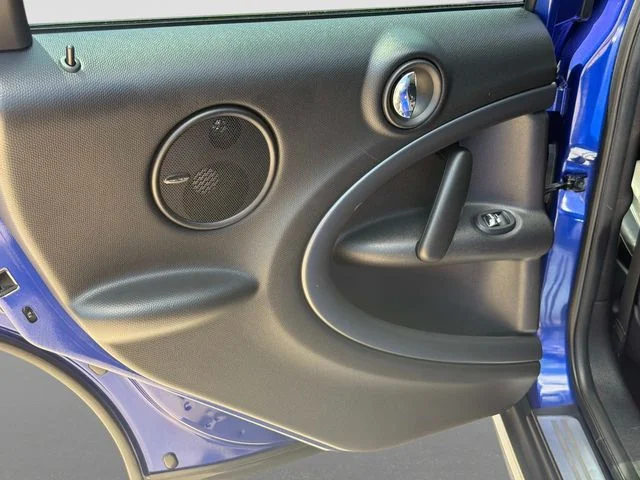 Used 2016 Blue MINI Base image 13