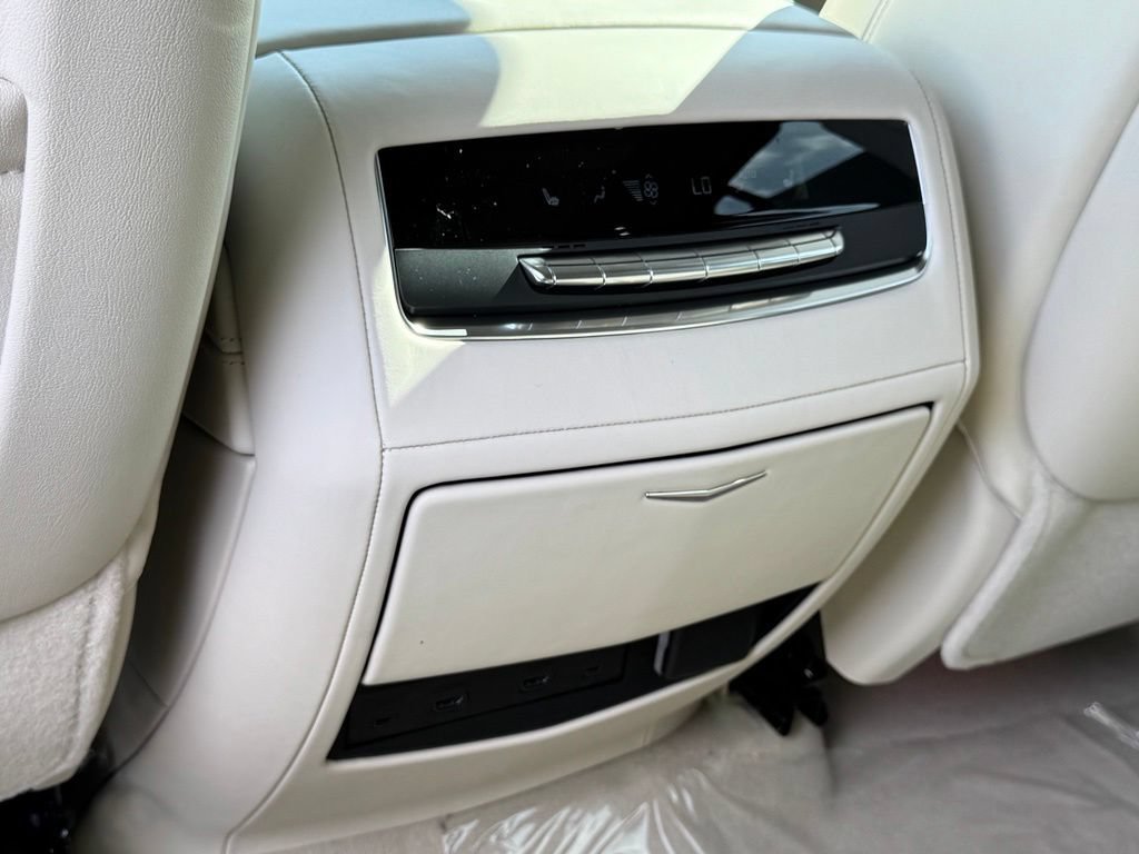2026 Cadillac Escalade Platinum Luxury - Photo 37