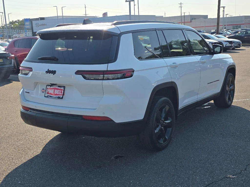 Used 2024 Bright White Clear Coat Jeep Altitude X image 16
