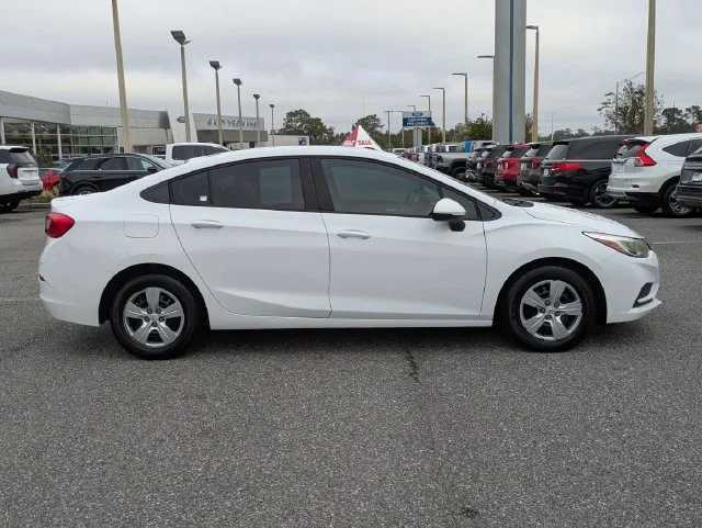 Used 2018 Summit White Chevrolet LS image 3
