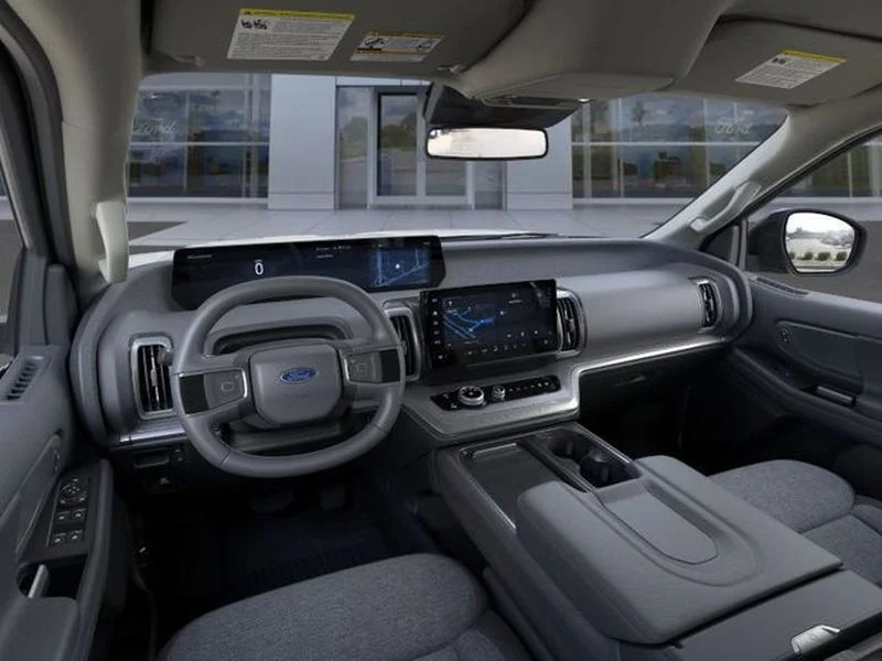 New 2025 Oxford White Ford Active image 9