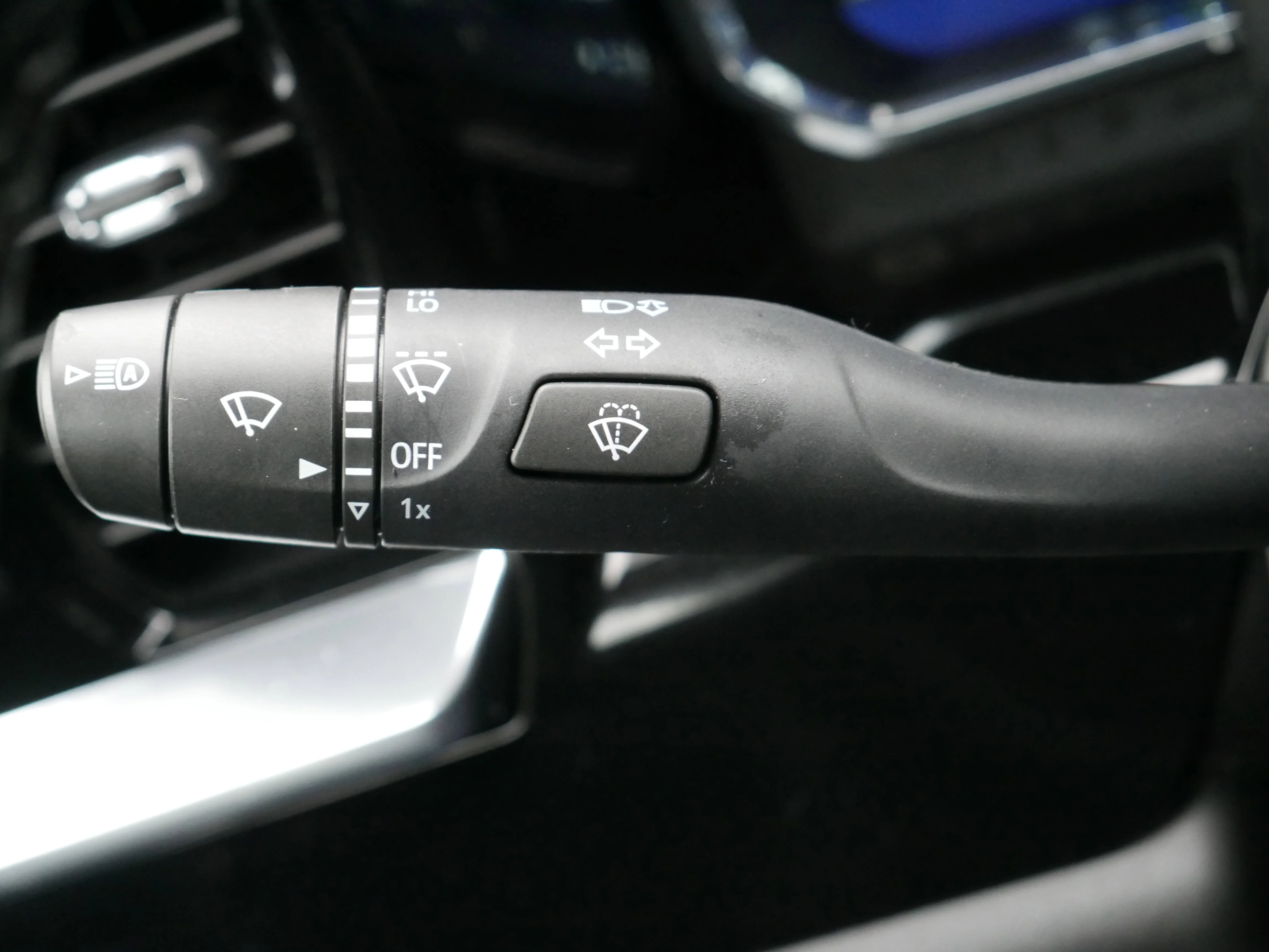2023 Chevrolet Silverado 1500 LT - Photo 26