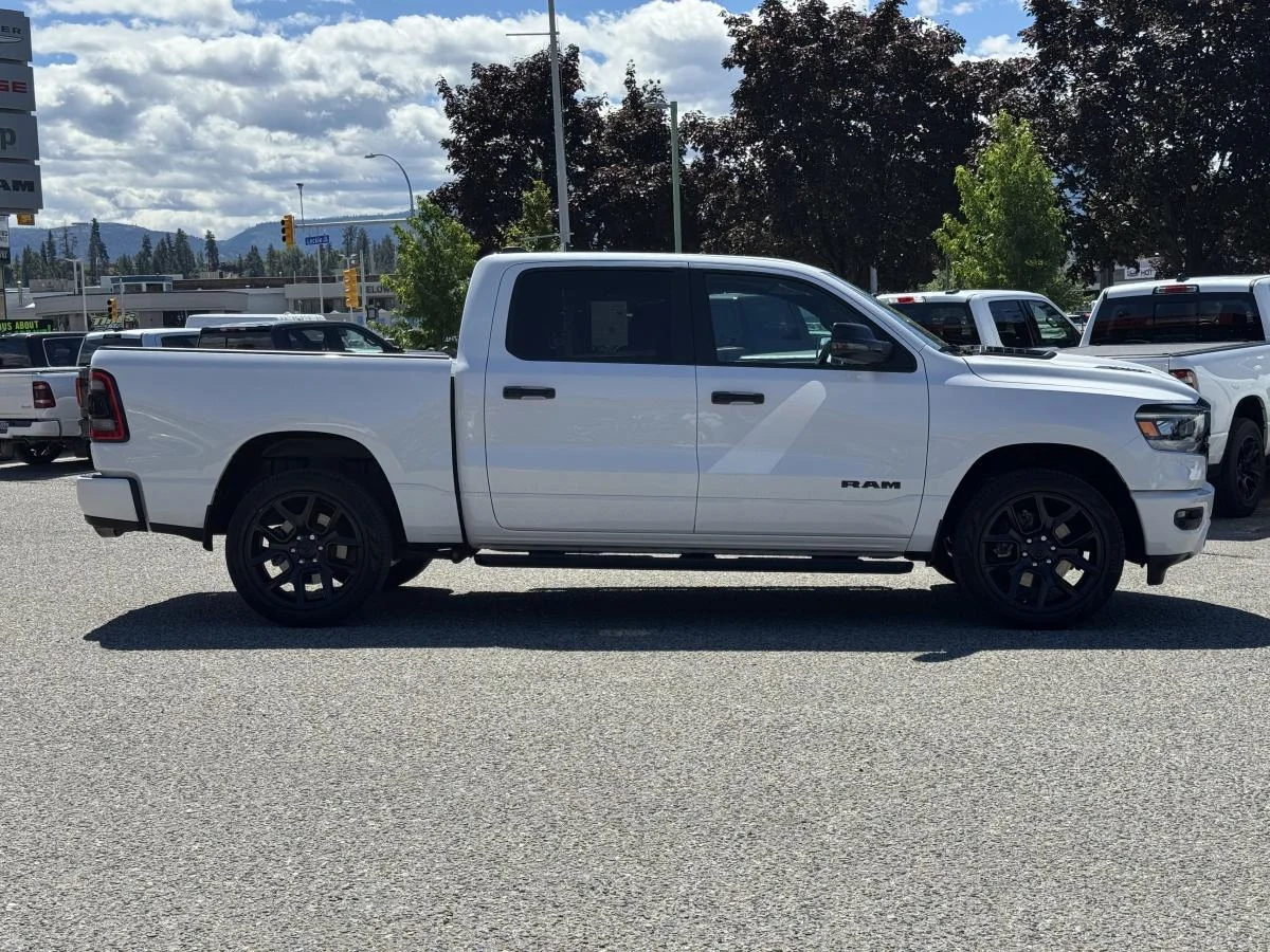 Used 2024 White RAM Laramie 4x4 Crew Cab image 5