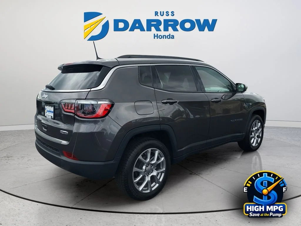 Used 2022 Gray Jeep Latitude Lux image 5