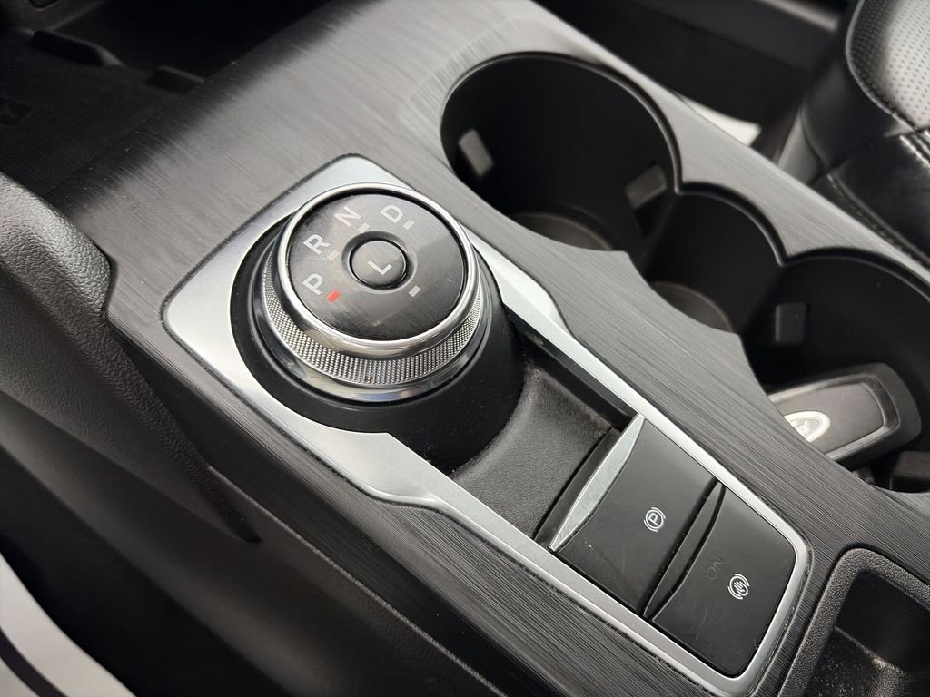 Used 2025  Ford Platinum image 20