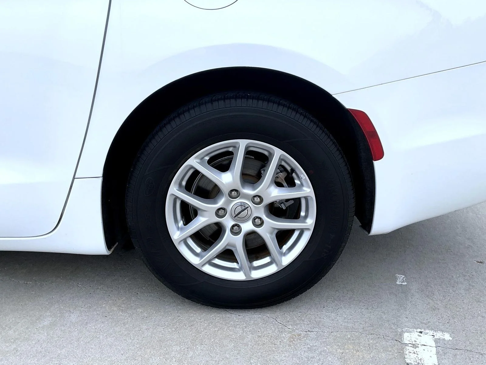 Used 2022 White Chrysler Touring L image 21