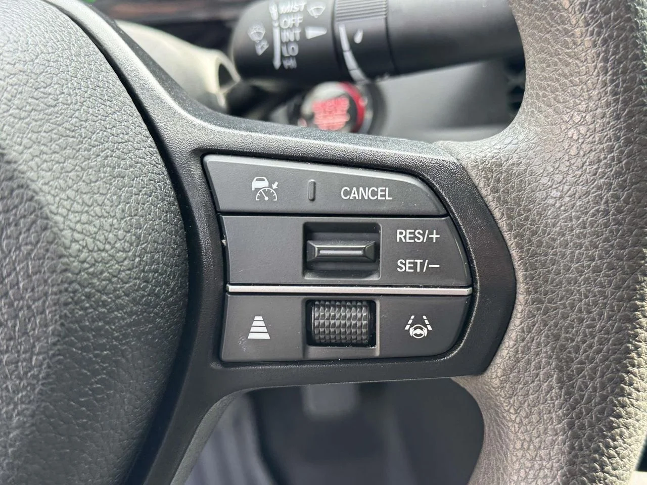 Used 2025 Solar Silver Metallic Honda SE image 26