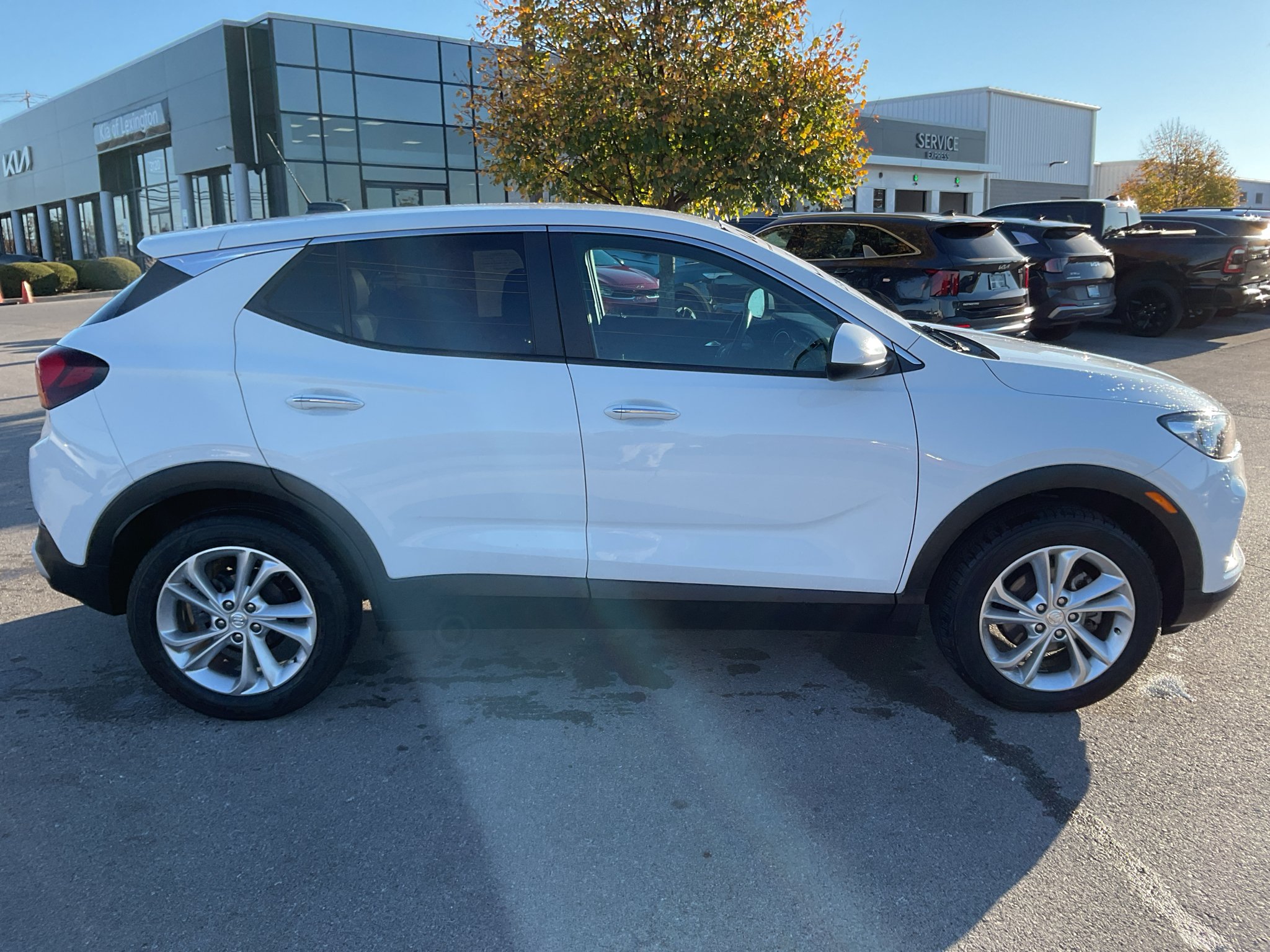 Used 2023 Summit White Buick Preferred image 12