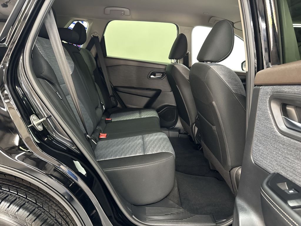Used 2023 Super Black Nissan SV image 17