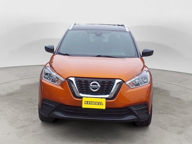 Used 2020 Orange Nissan SV image 8