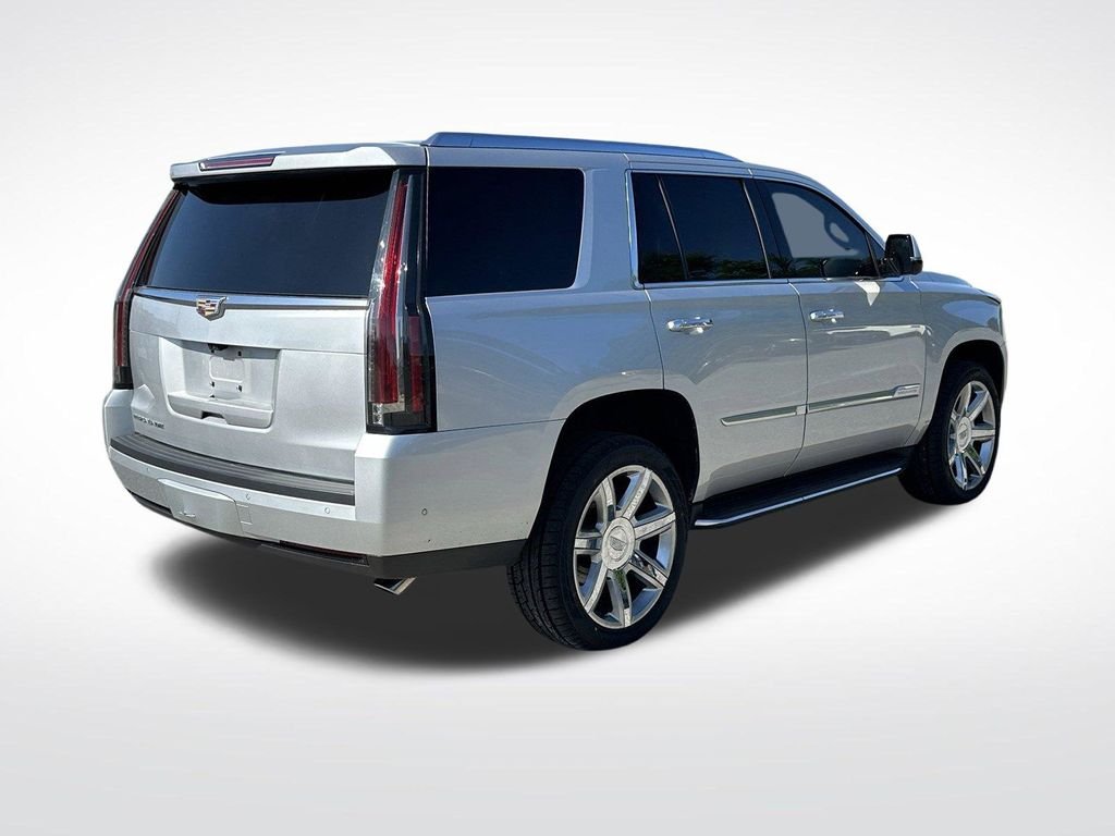 Used 2020 Silver Cadillac Luxury image 8