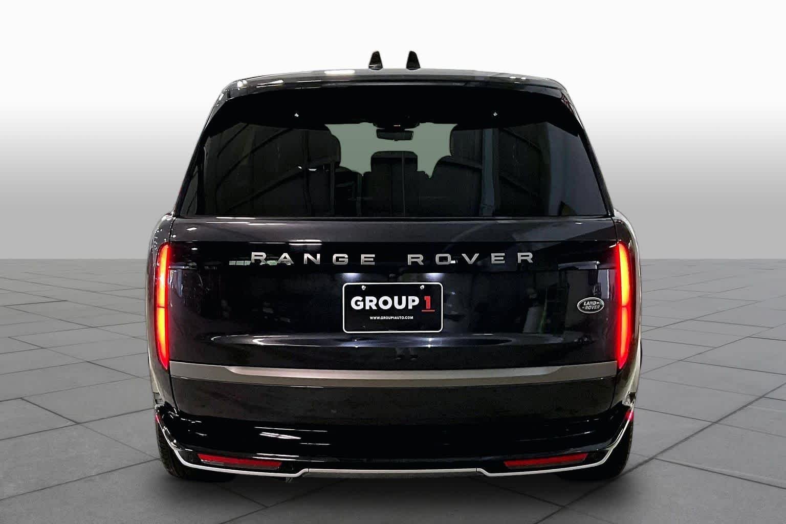 Pre-Owned 2023 Land Rover Range Rover SE