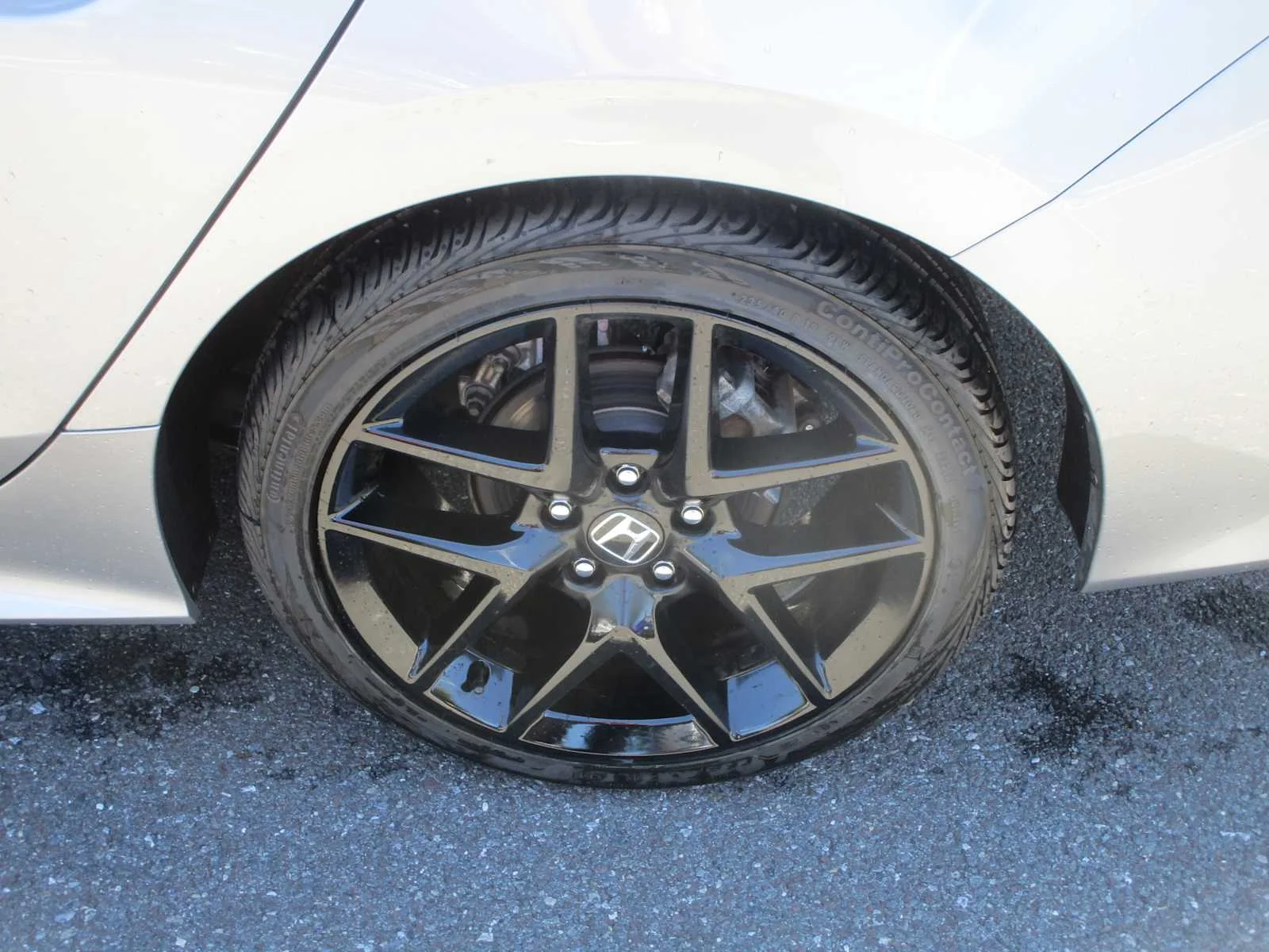 Used 2024 Lunar Silver Metallic Honda Sport image 10