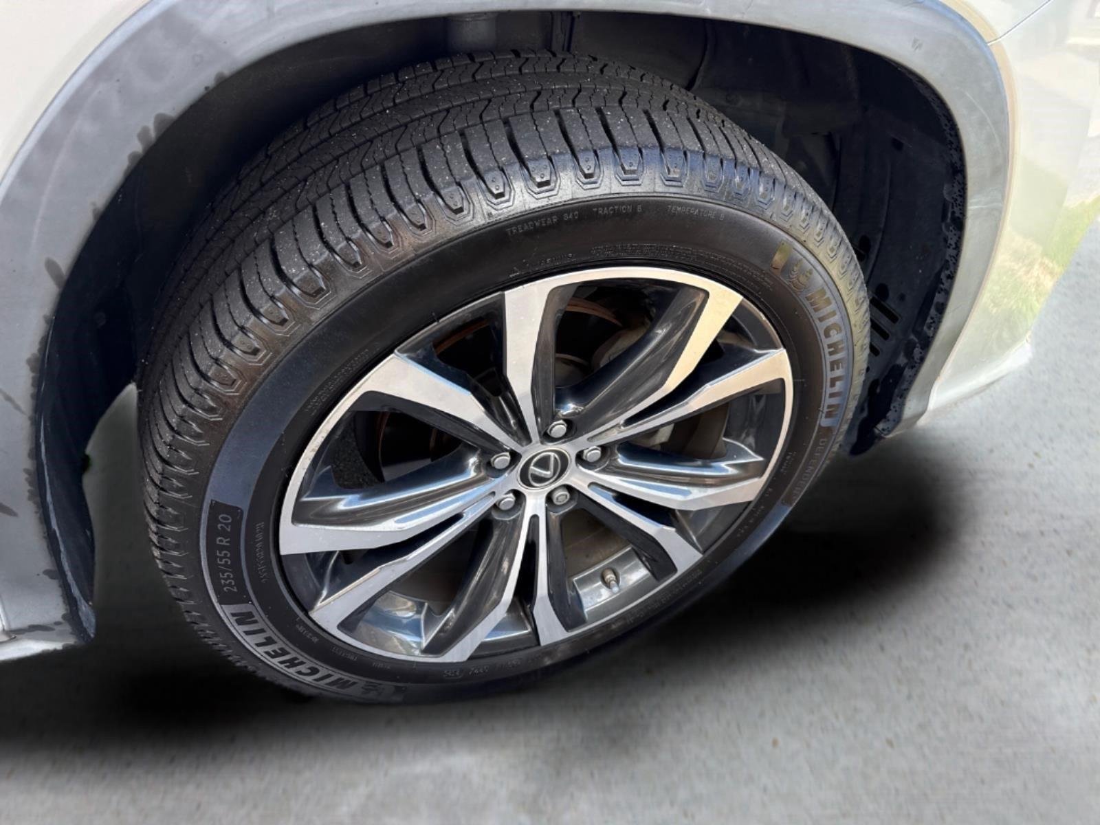 Used 2019 Silver Lining Metallic Lexus RX 350L Premium image 21